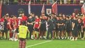 成都蓉城谢场时发生了什么？徐正源似乎很不解